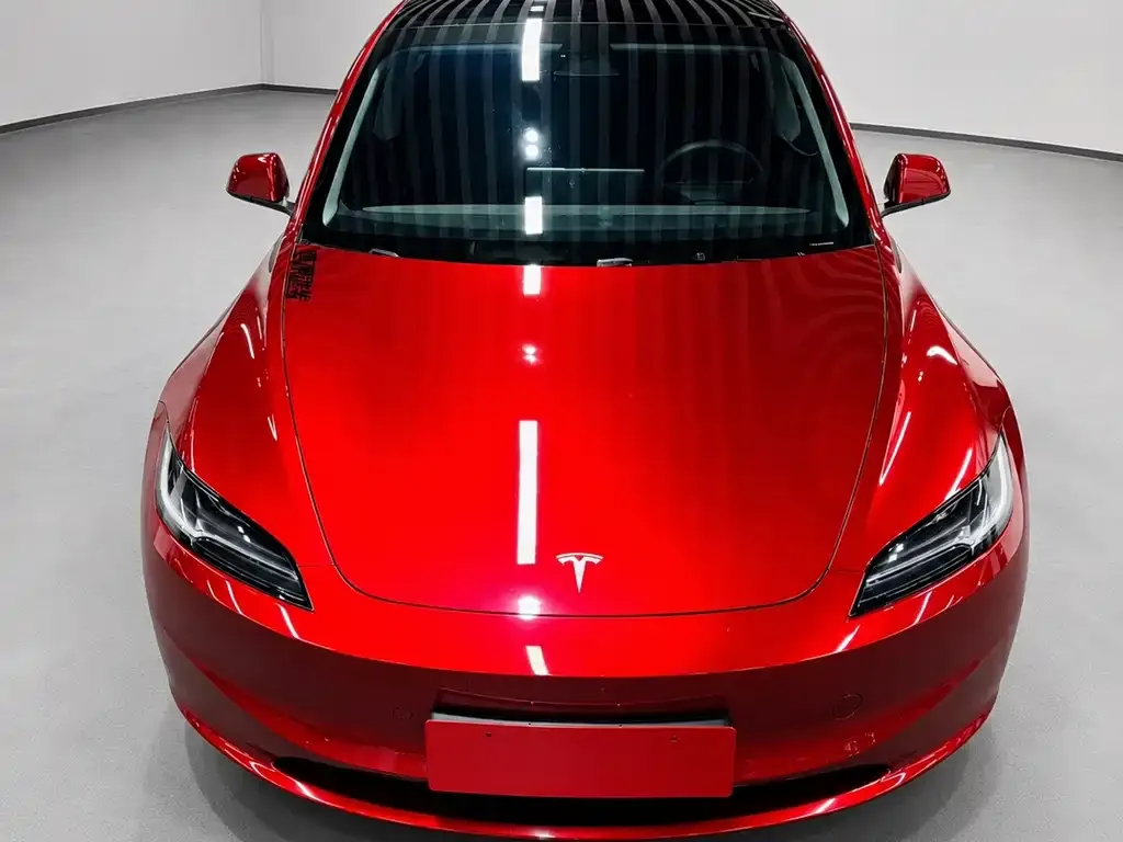 Tesla Model 3 — фото 4