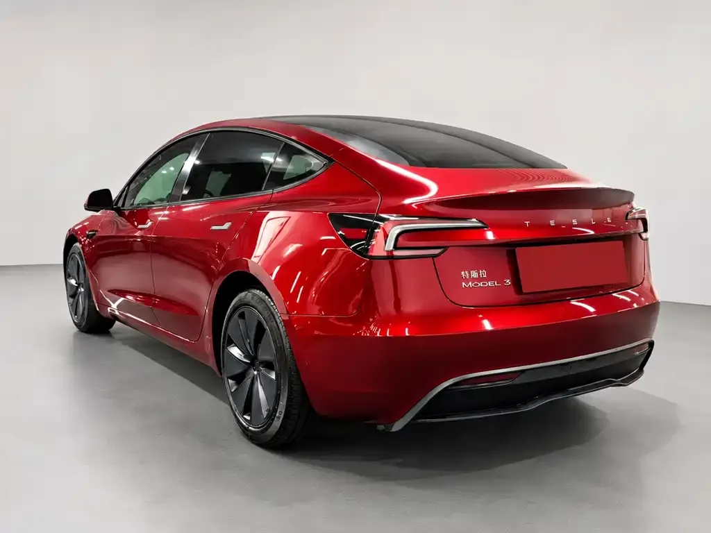 Tesla Model 3 — фото 2