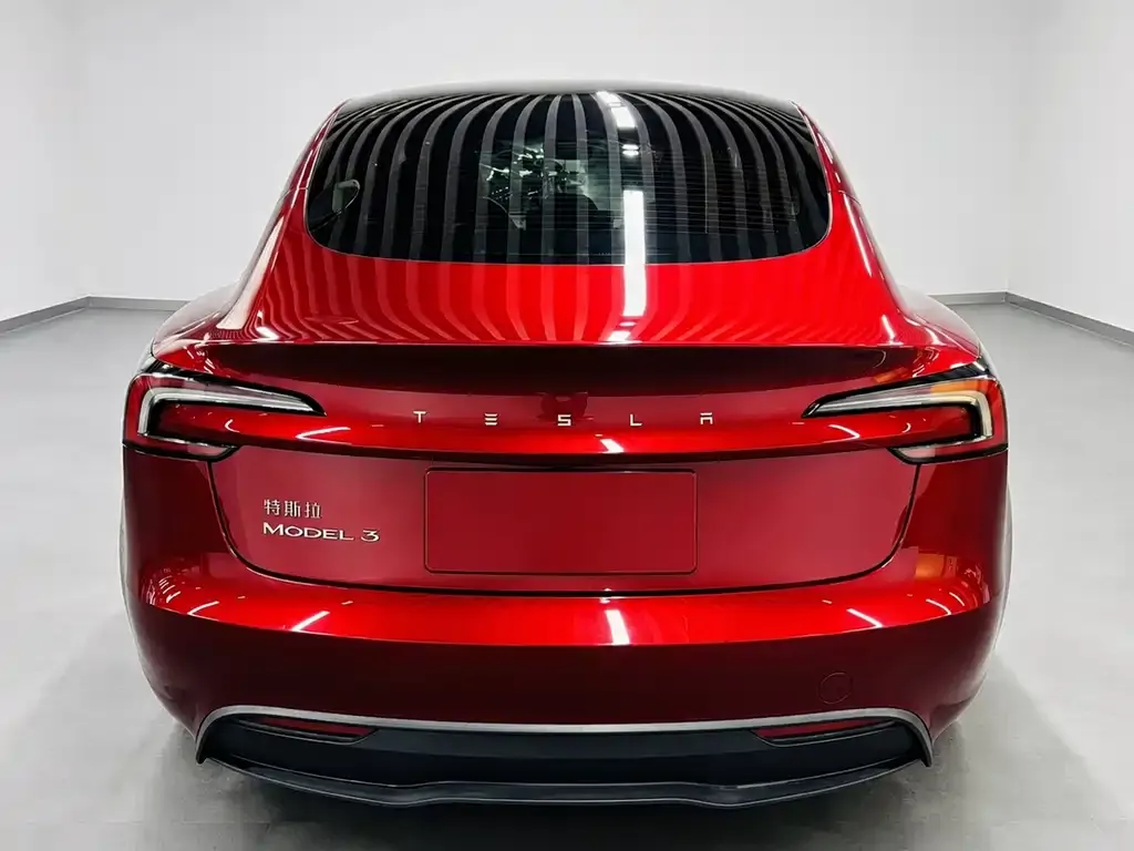 Tesla Model 3 — фото 5