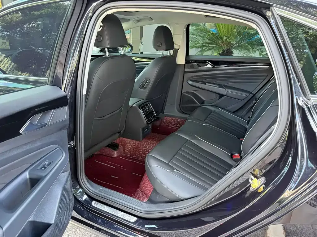 Volkswagen Passat — фото 8