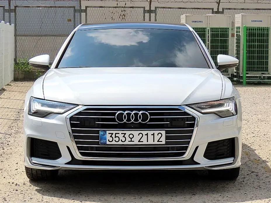 Audi A6 — фото 1
