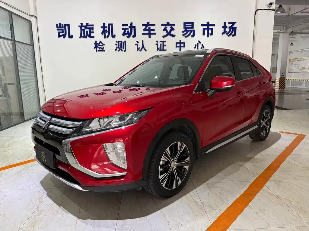 Mitsubishi Eclipse Cross — фото 1