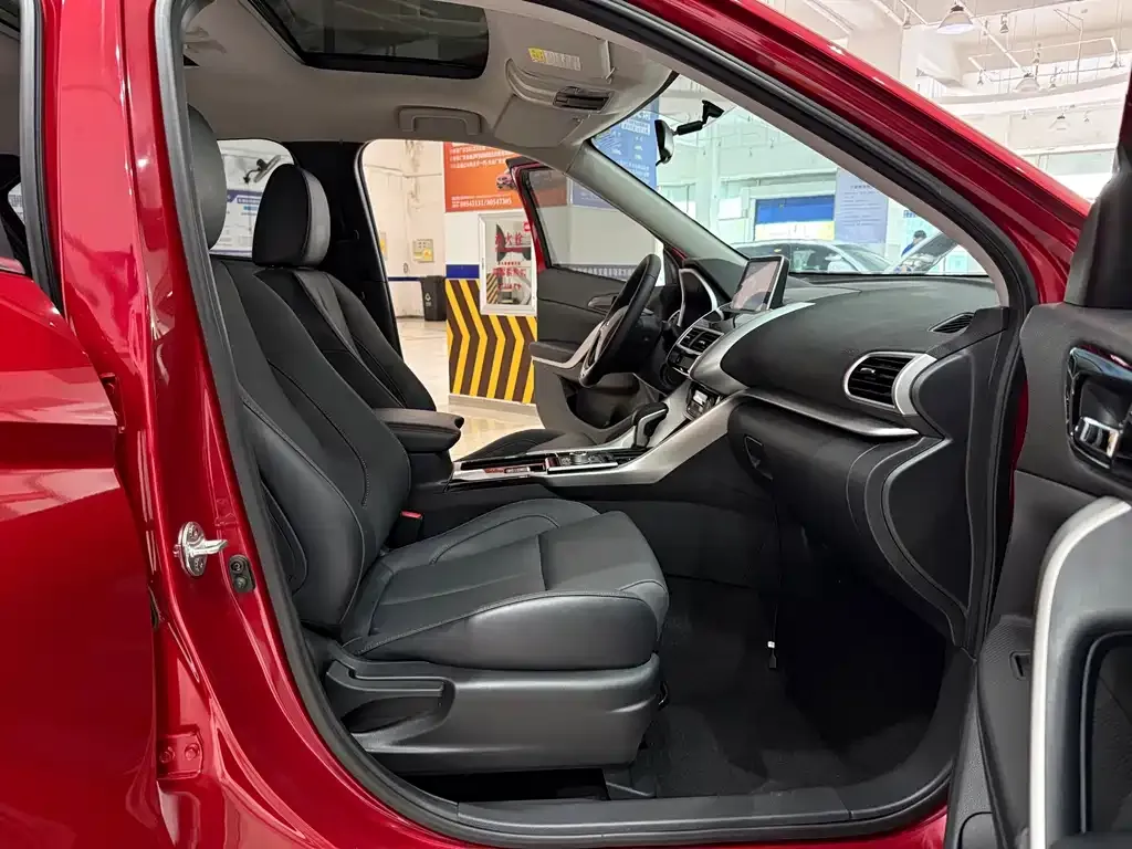 Mitsubishi Eclipse Cross — фото 9