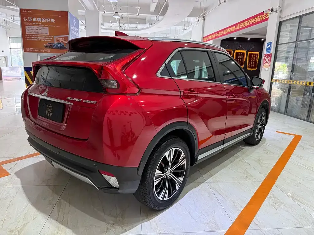 Mitsubishi Eclipse Cross — фото 10