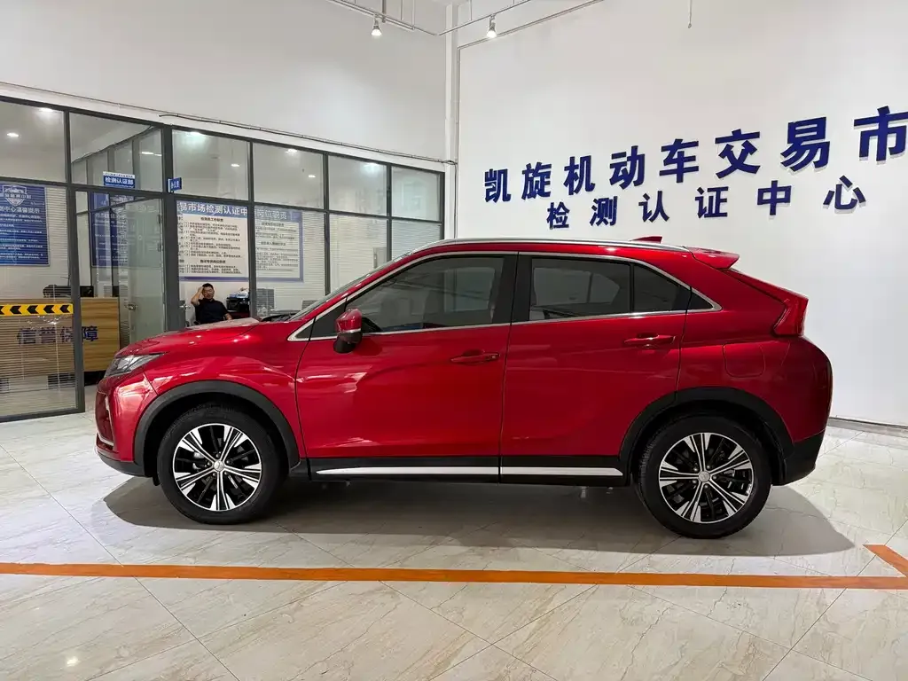 Mitsubishi Eclipse Cross — фото 7