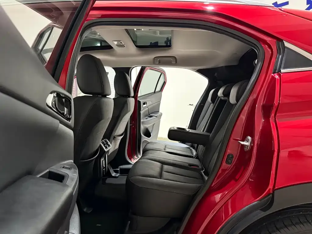 Mitsubishi Eclipse Cross — фото 3