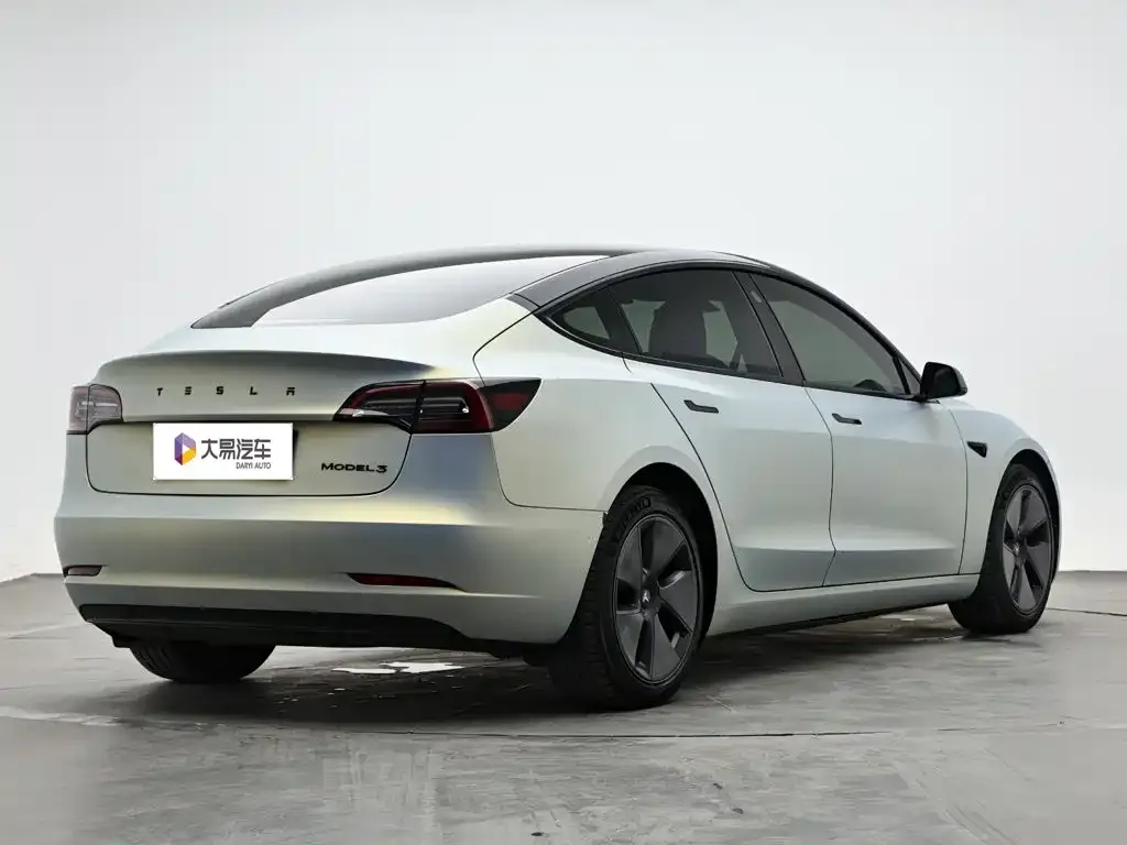 Tesla Model 3 — фото 8