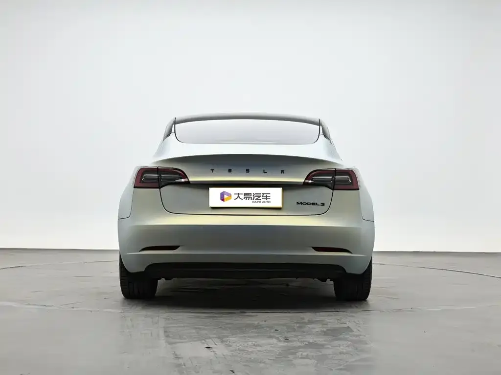 Tesla Model 3 — фото 3