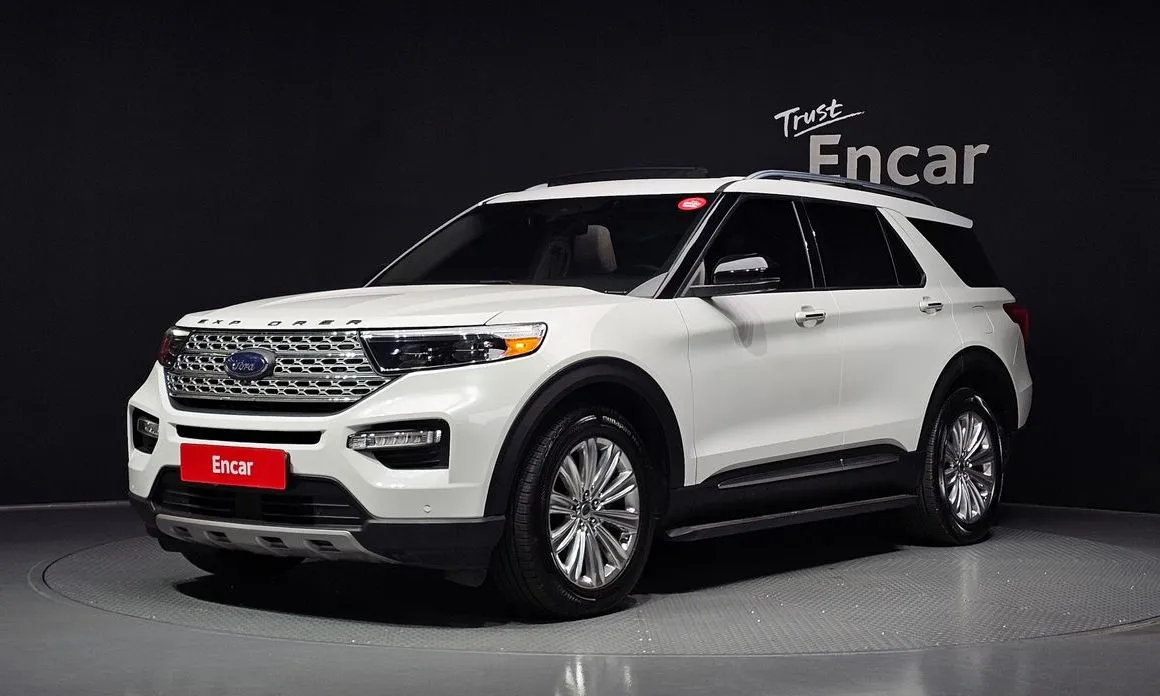 Ford Explorer — фото 1