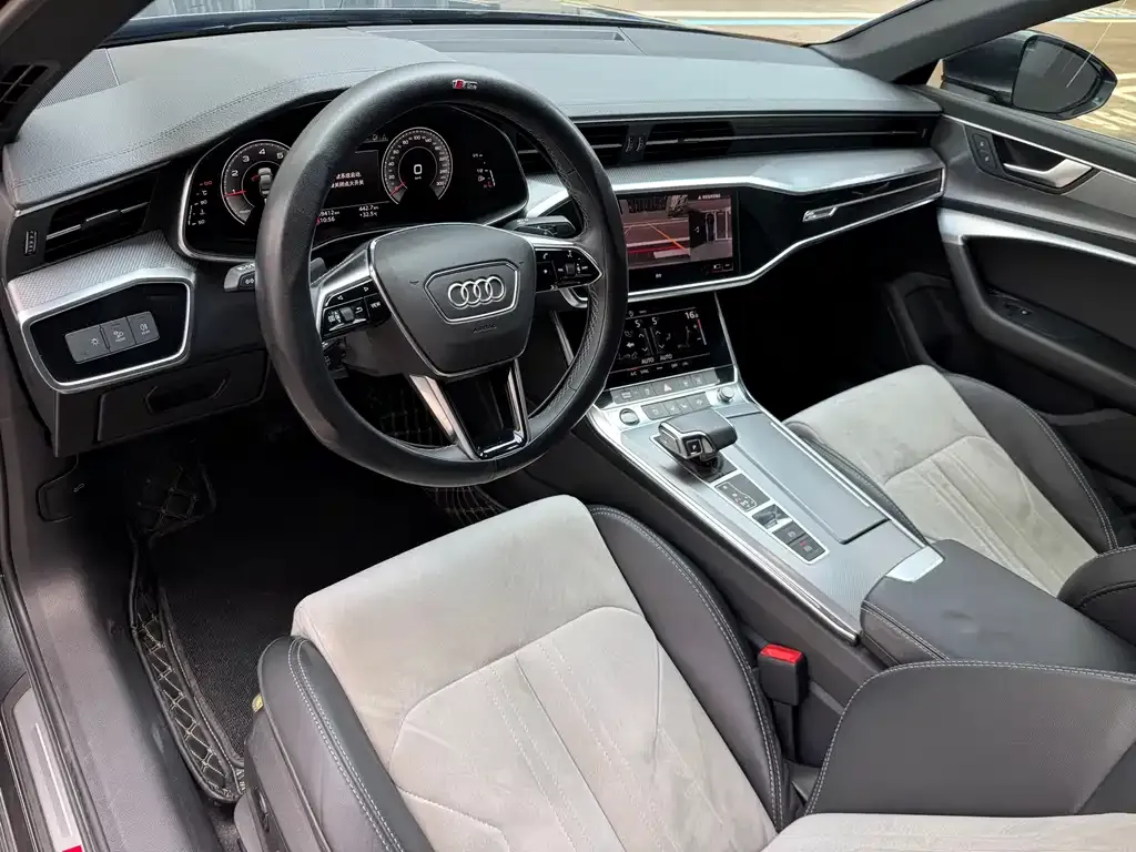 Audi A6L — фото 9