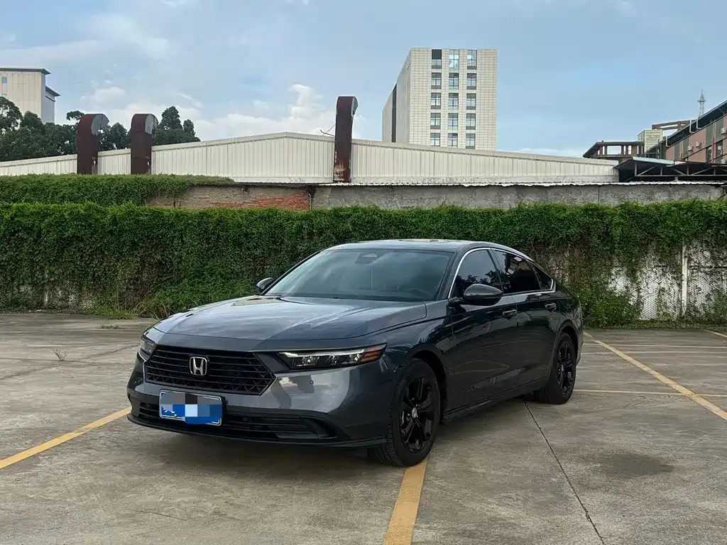 Honda Accord — фото 1