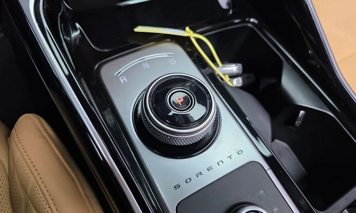 Kia Sorento — фото 7