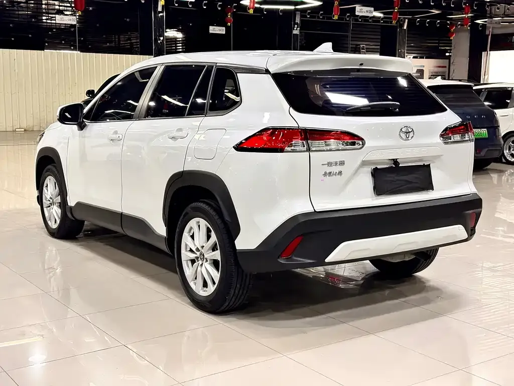 Toyota Corolla Cross — фото 7