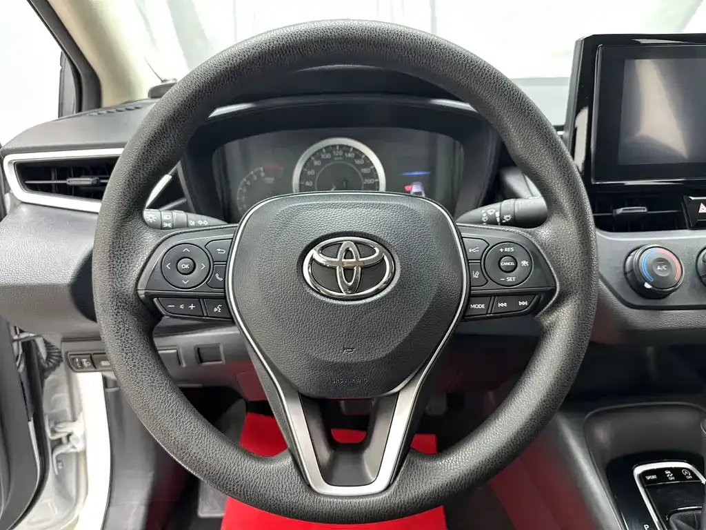 Toyota Corolla — фото 9