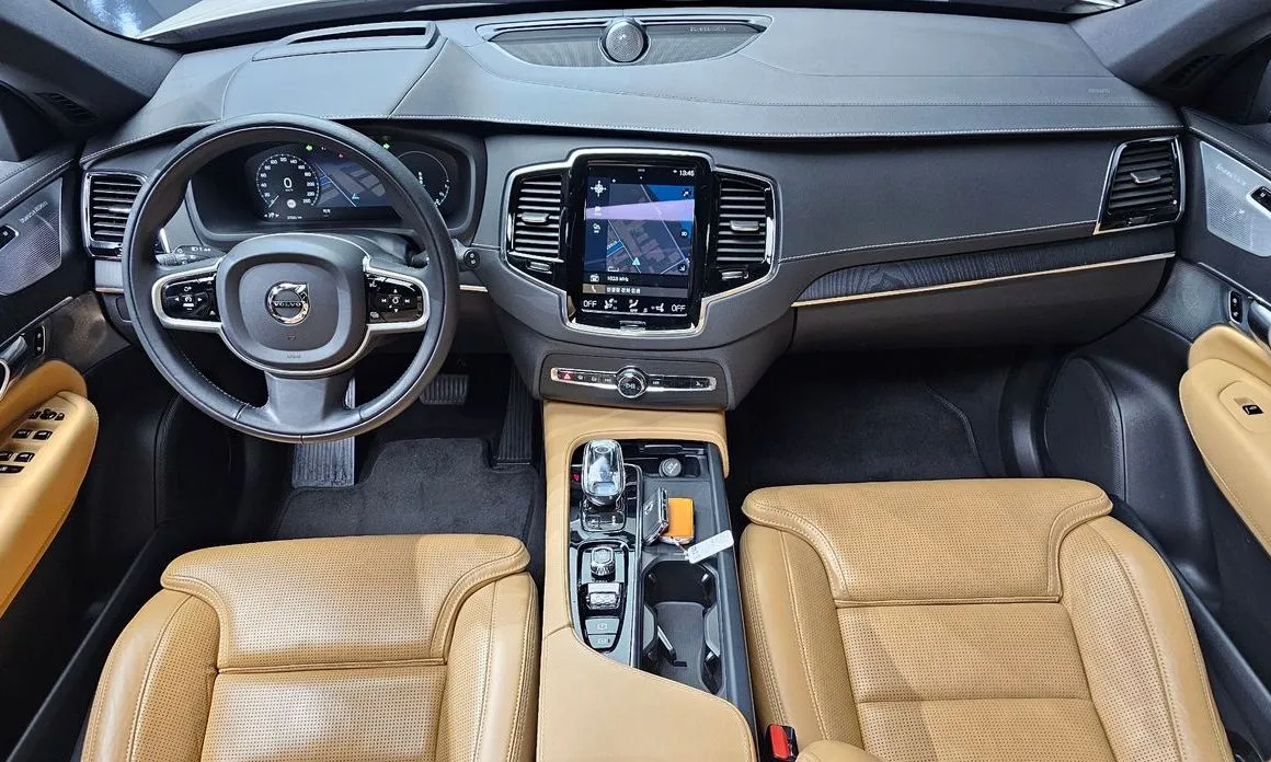 Volvo XC90 — фото 10