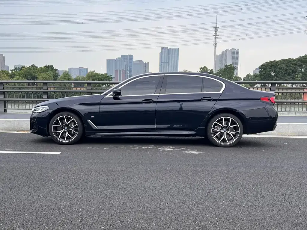 BMW 5 Series — фото 2