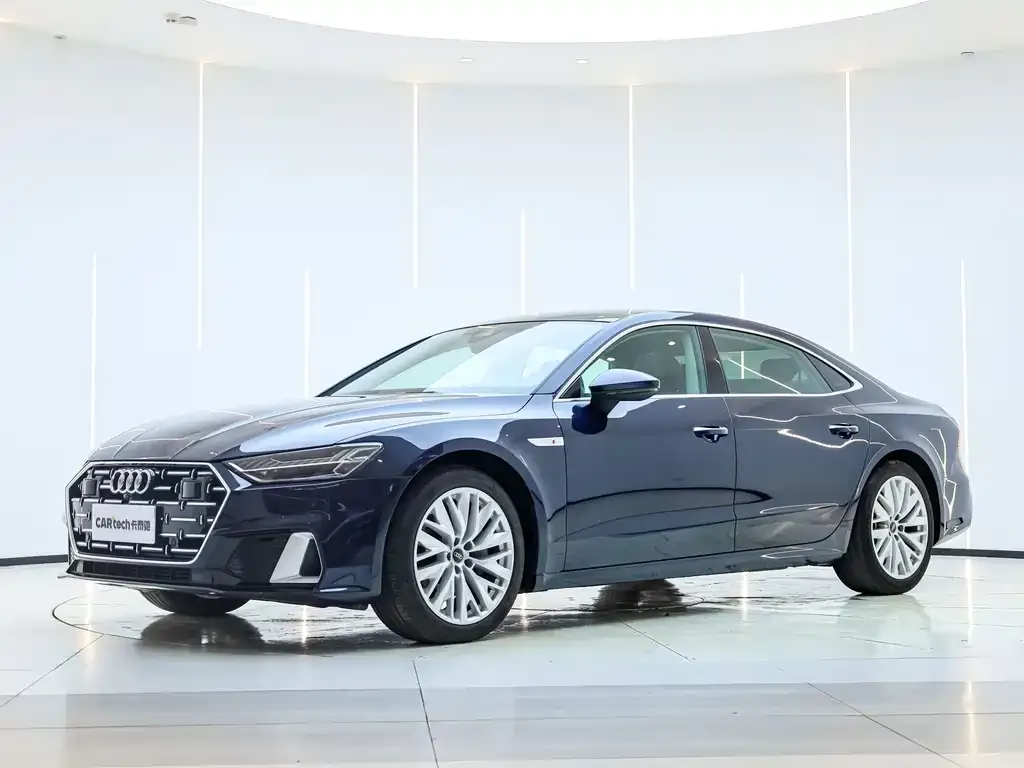 Audi A7L — фото 1
