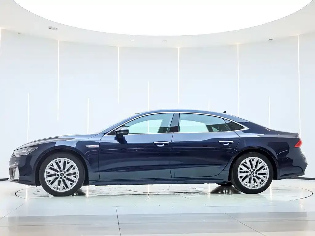 Audi A7L — фото 5