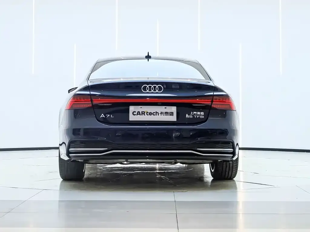 Audi A7L — фото 2