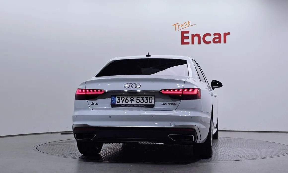 Audi A4 — фото 5