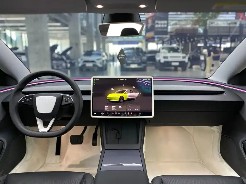 Tesla Model 3 — фото 4