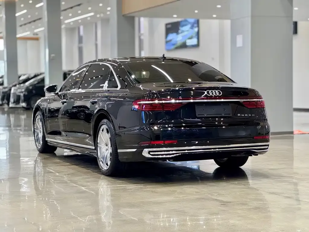 Audi A8 — фото 5