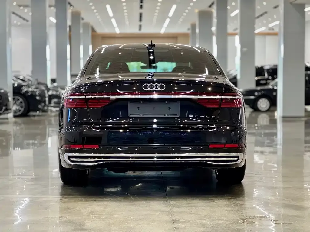 Audi A8 — фото 6