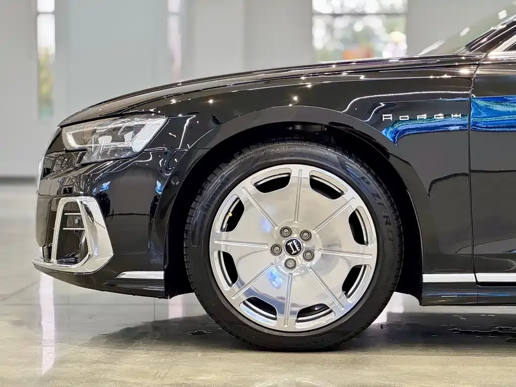Audi A8 — фото 2