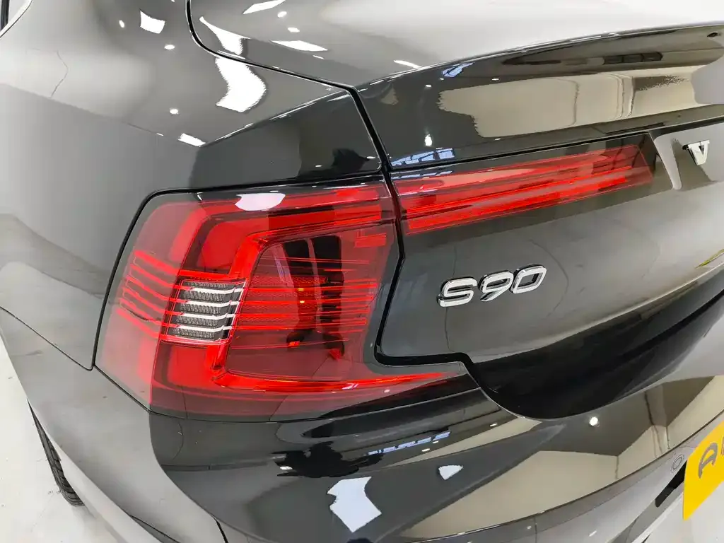 Volvo S90 — фото 4