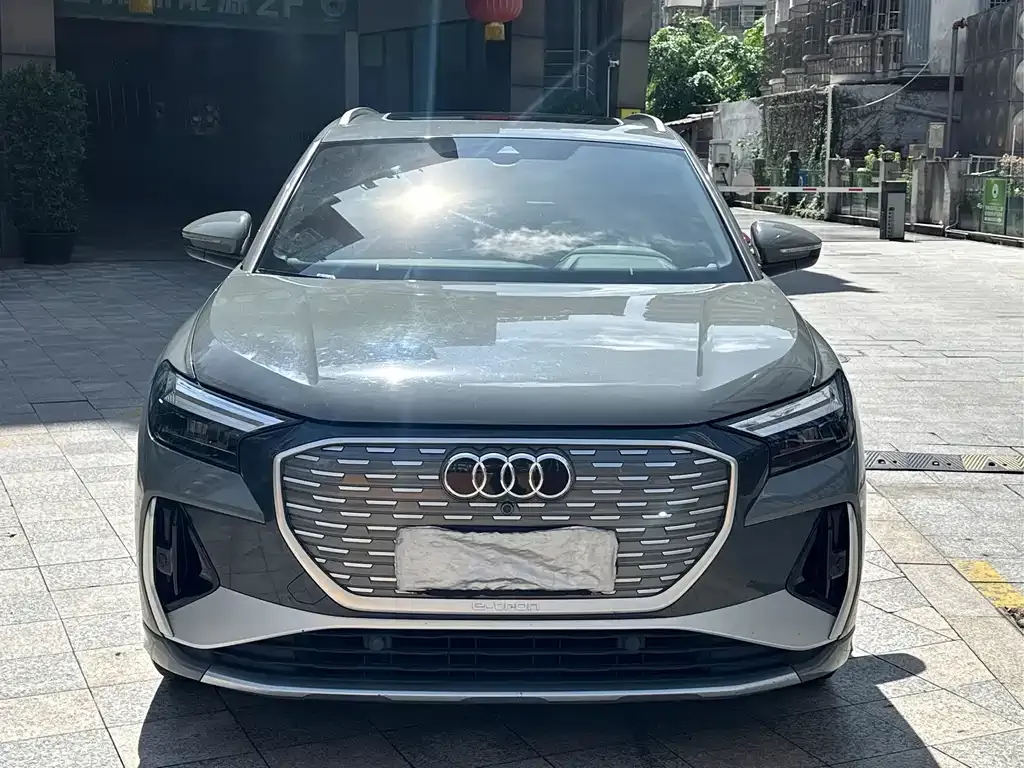 Audi Q4 e-tron — фото 8