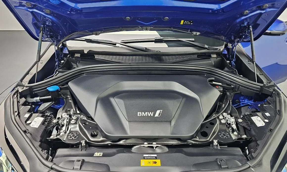BMW iX2 — фото 9