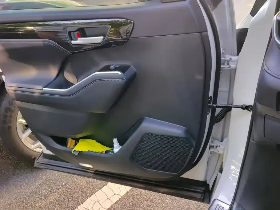 Toyota Highlander — фото 10