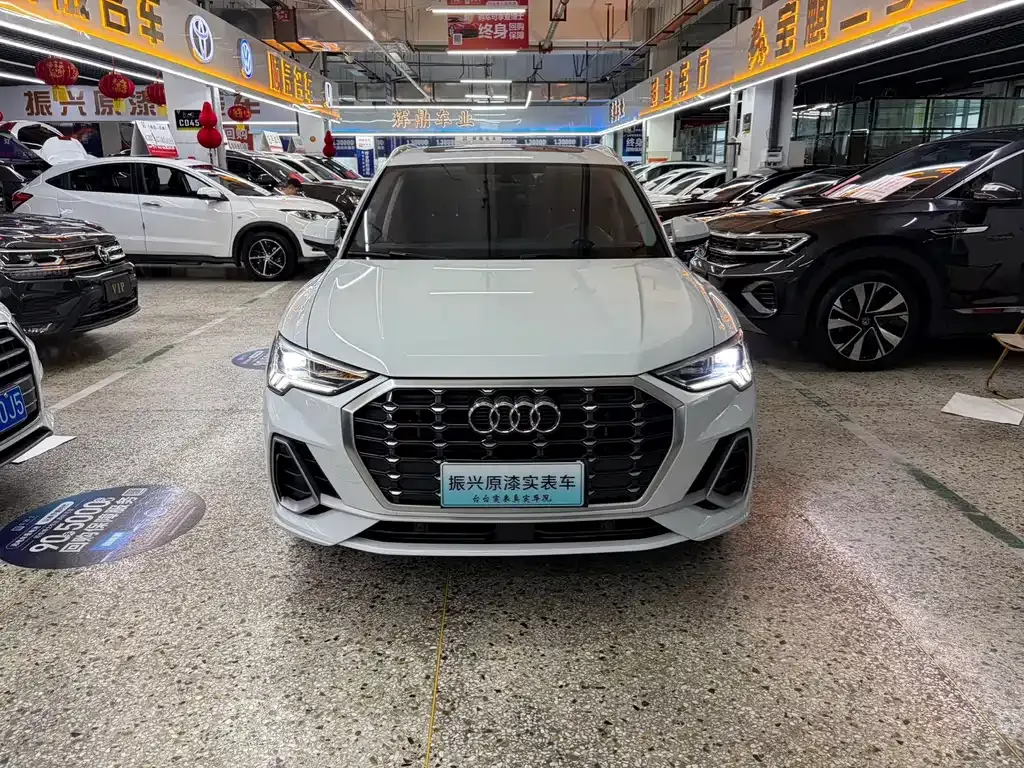 Audi Q3 — фото 10