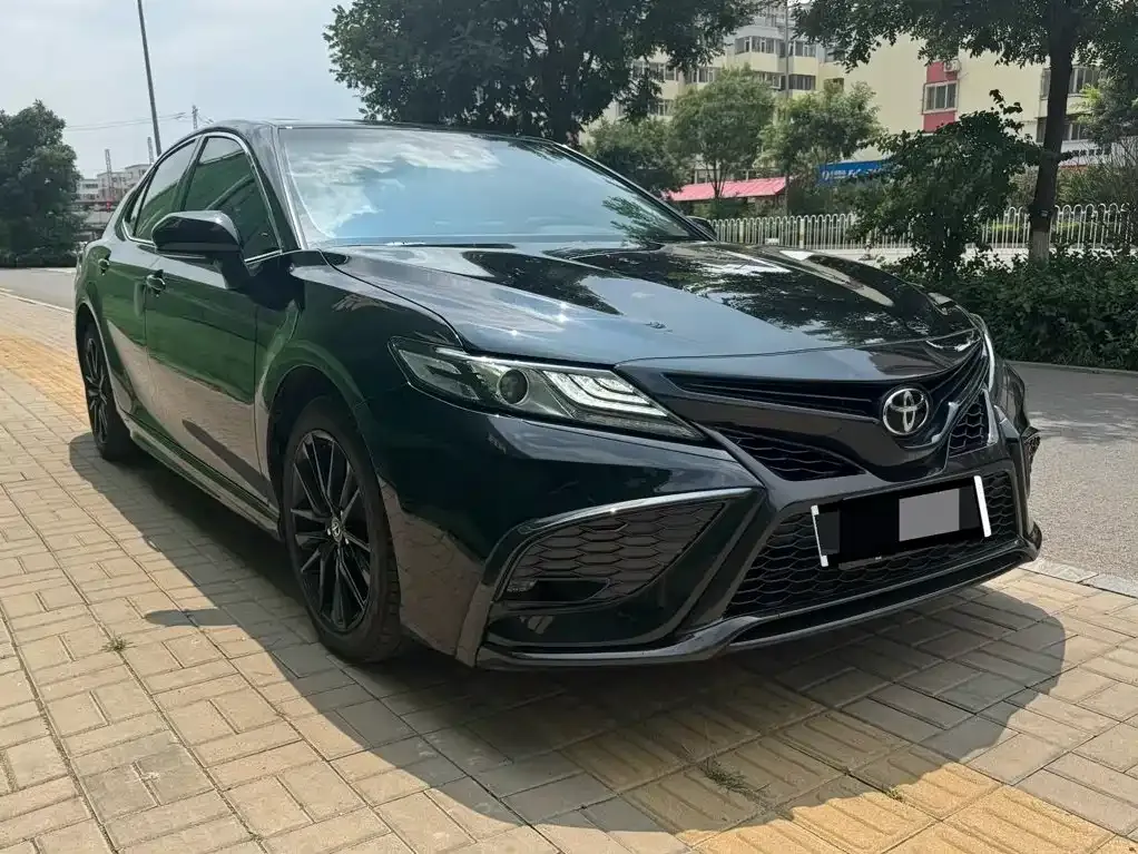 Toyota Camry — фото 5