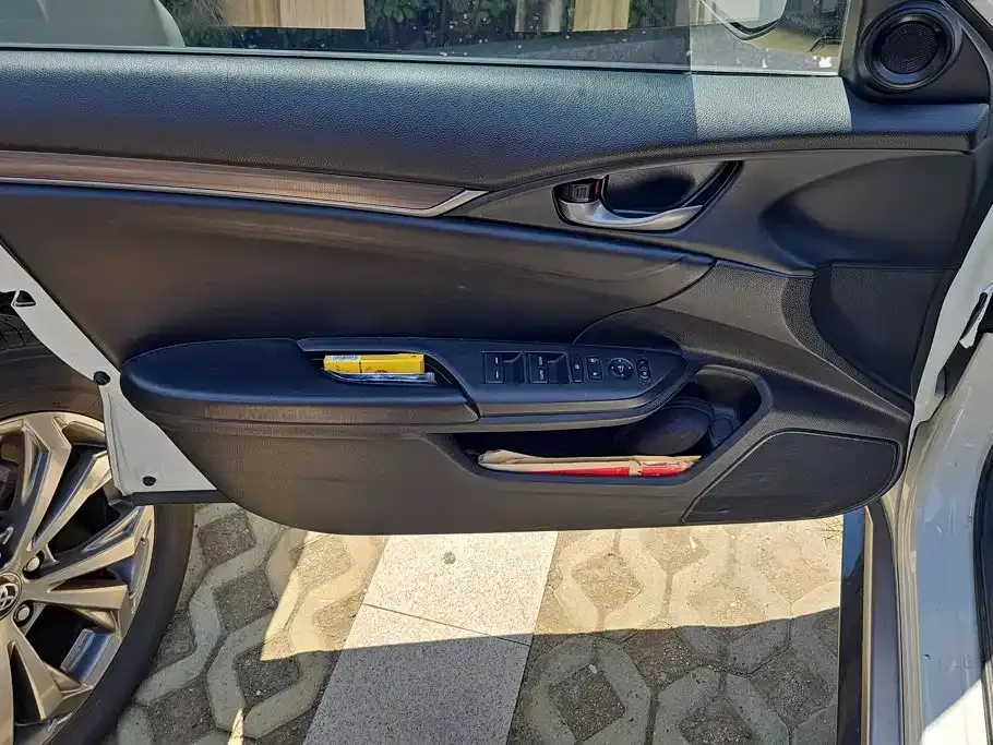 Honda Civic — фото 7