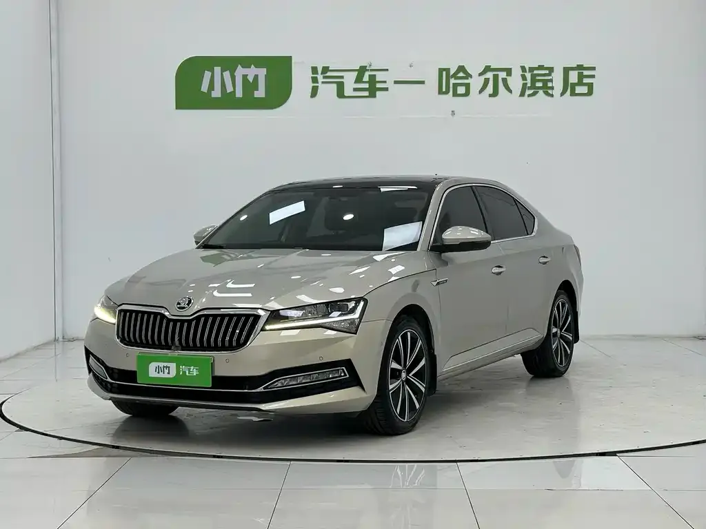 Skoda Superb — фото 1