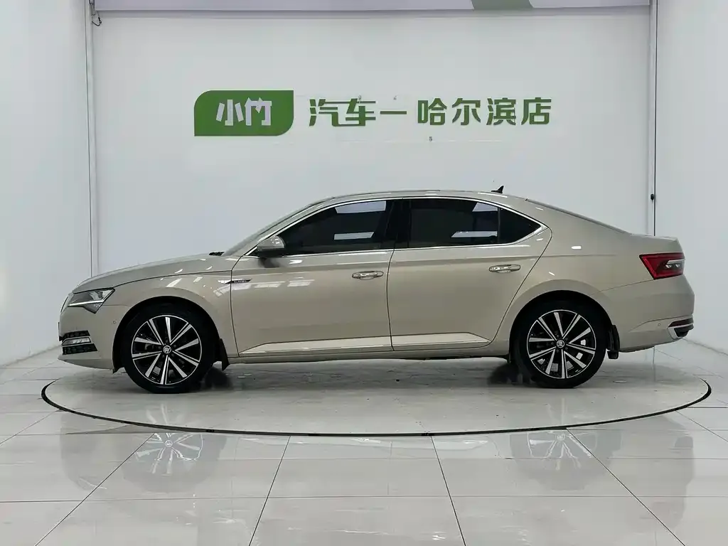 Skoda Superb — фото 6