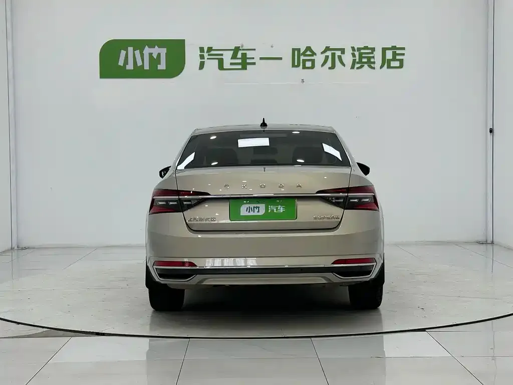Skoda Superb — фото 5