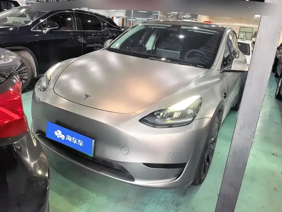 Tesla Model Y — фото 1