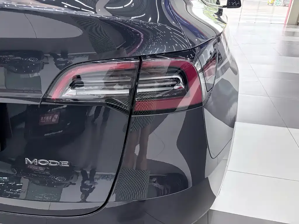 Tesla Model Y — фото 5