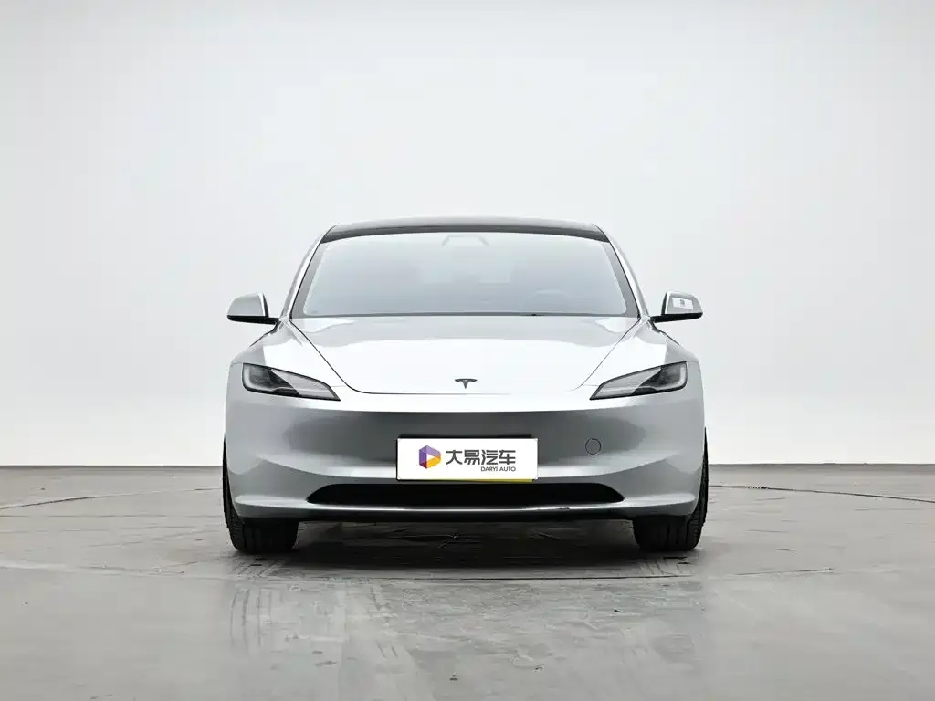 Tesla Model 3 — фото 6