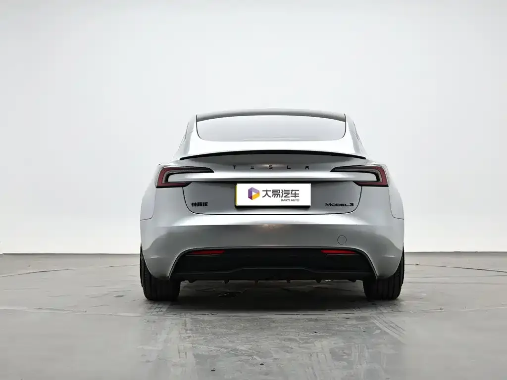 Tesla Model 3 — фото 2