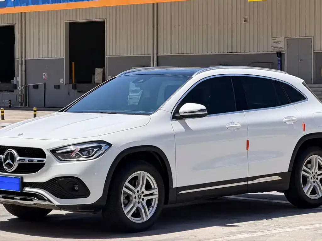 Mercedes-Benz GLA — фото 1