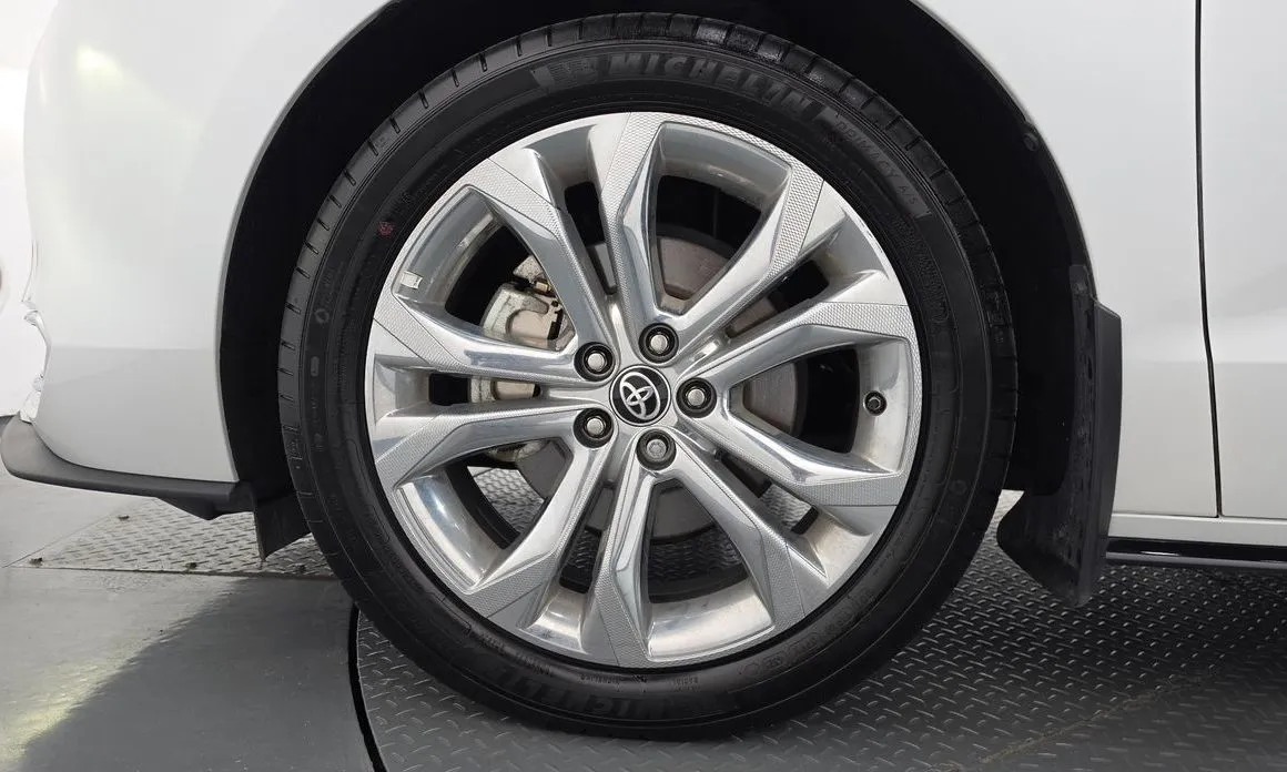Toyota Sienna — фото 4