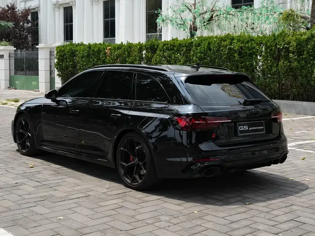 Audi RS 4 — фото 4