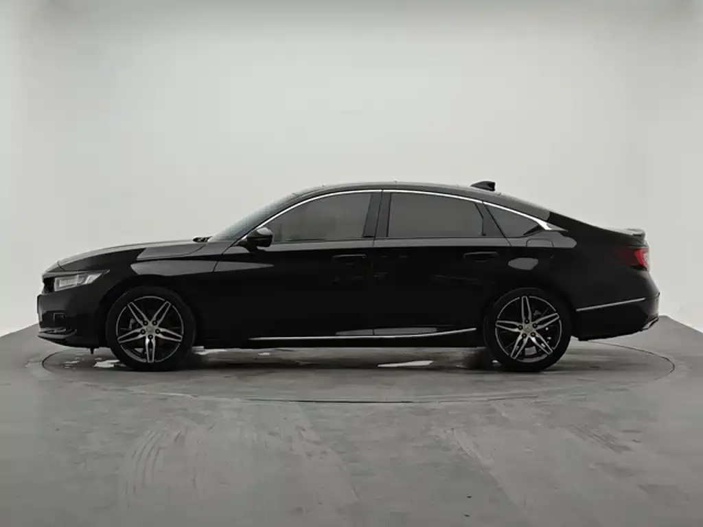 Honda Accord — фото 4