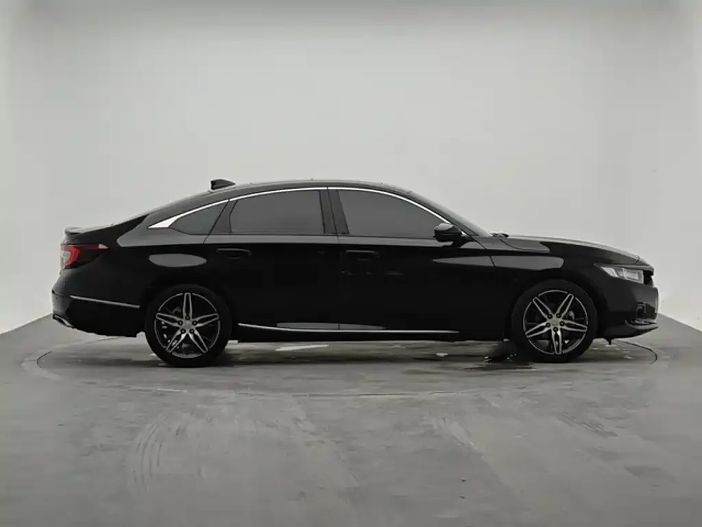 Honda Accord — фото 10