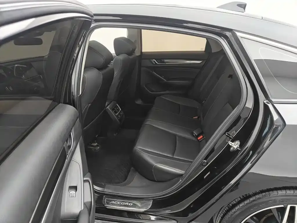 Honda Accord — фото 5