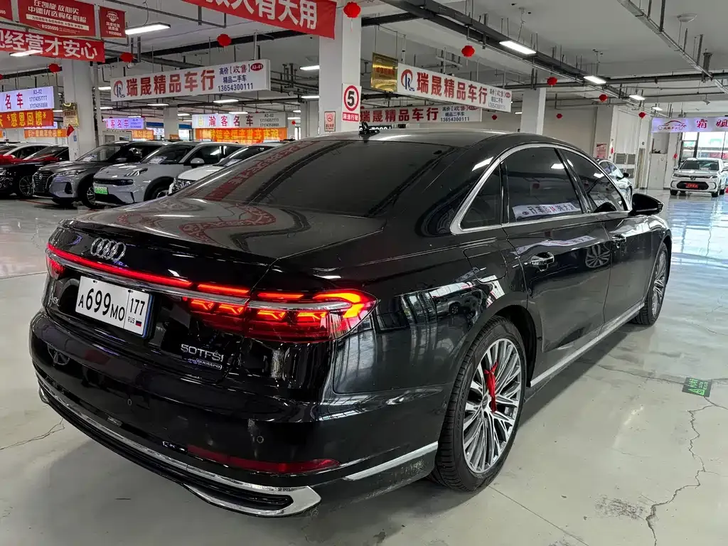 Audi A8 — фото 4