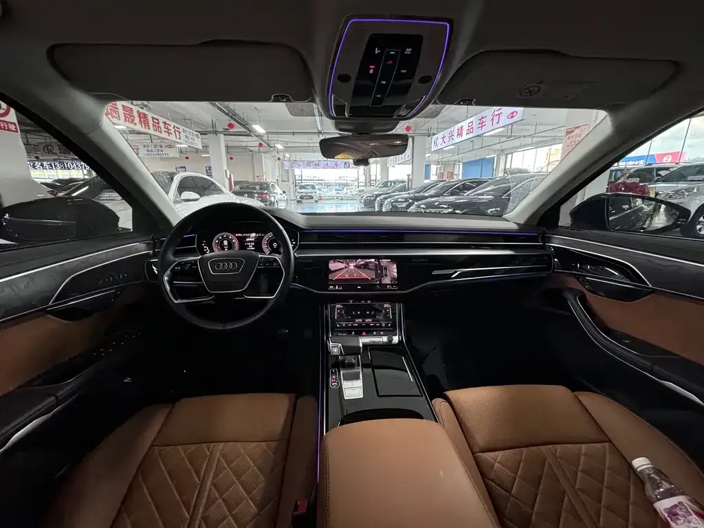 Audi A8 — фото 3
